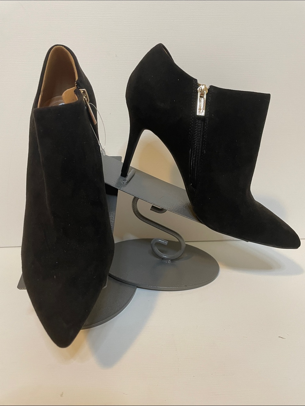 EUC Jessica Simpson Averna Black Suede Ankle Booties - Sz 10